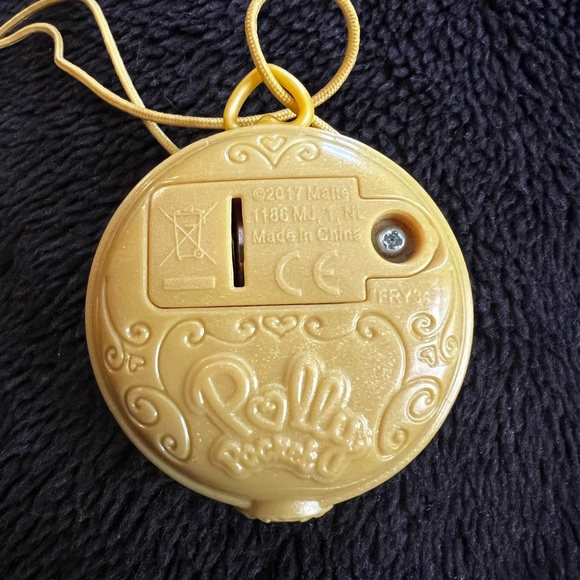 COPY - Pocket Pocket Tiny Power! Light Up Locket (Not in Original Packaging) - Picture 10 of 10